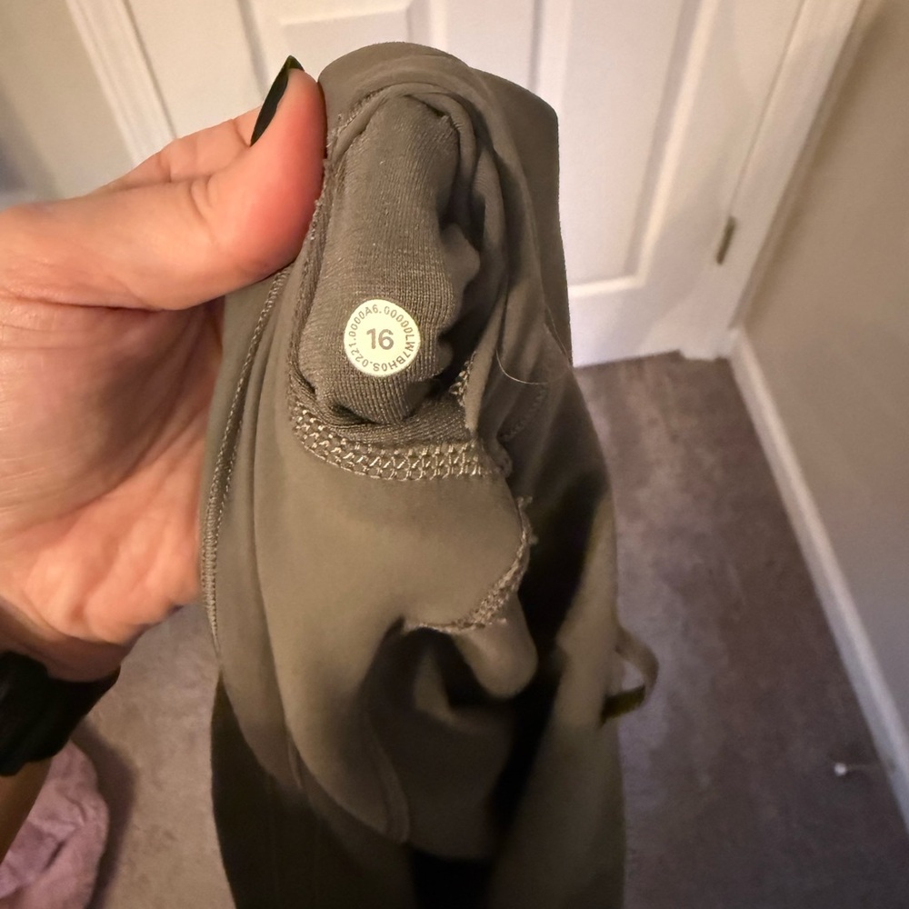 Lululemon Wunder Train High-Rise Short 8" Grey Sage - Picture 2 of 4